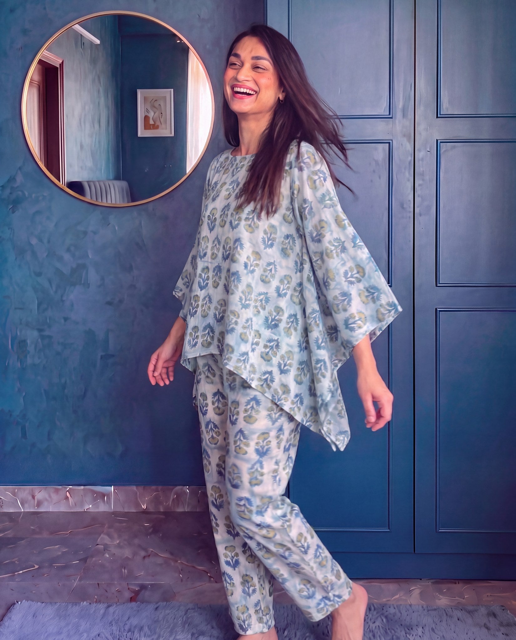 Meera Muse Indigo Kaftan Coord Set - movement